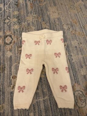 Janie and Jack Cream Knit Leggings with Pink Bow Pattern - Like New & No Stains!